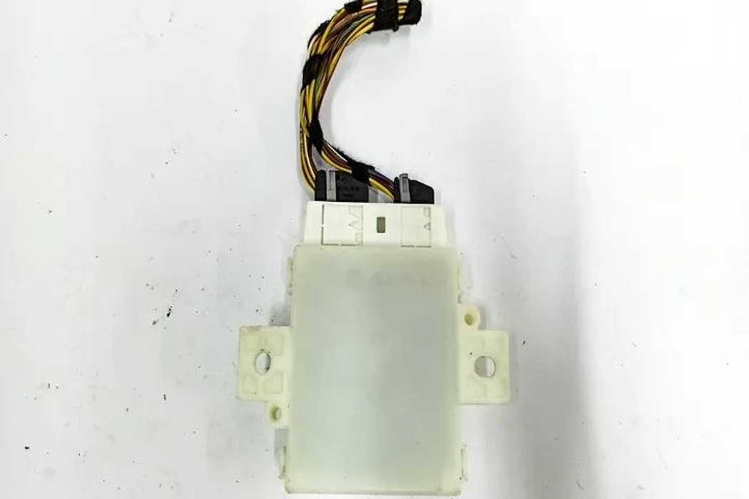 MERCEDES-BENZ E-Class W212/S212/C207/A207 (2009-2016) Tow Hook Control Unit A2129003704 28024048