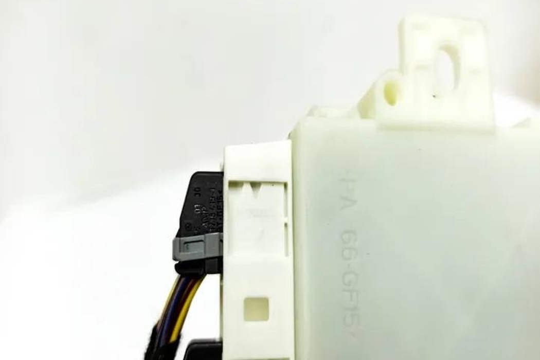 MERCEDES-BENZ E-Class W212/S212/C207/A207 (2009-2016) Tow Hook Control Unit A2129003704 28024048