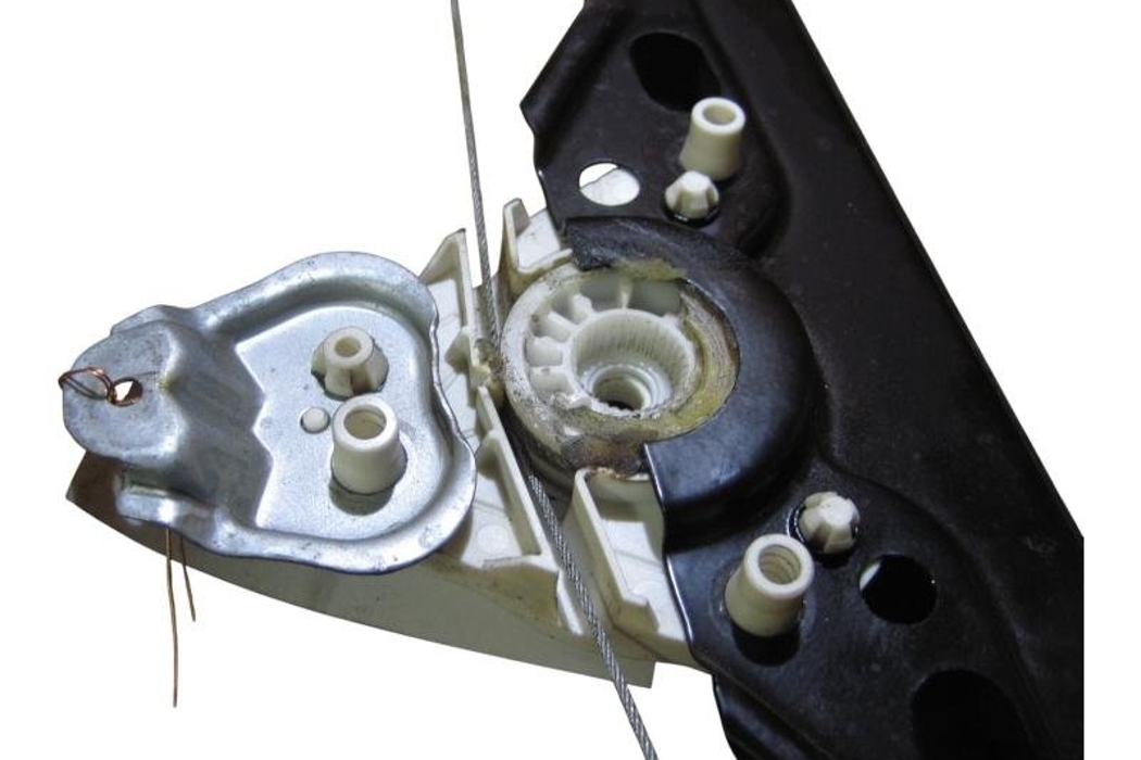 MERCEDES-BENZ C-Class W203/S203/CL203 (2000-2008) Aizmugurējo labo durvju logu pacēlājs 104096 28504186
