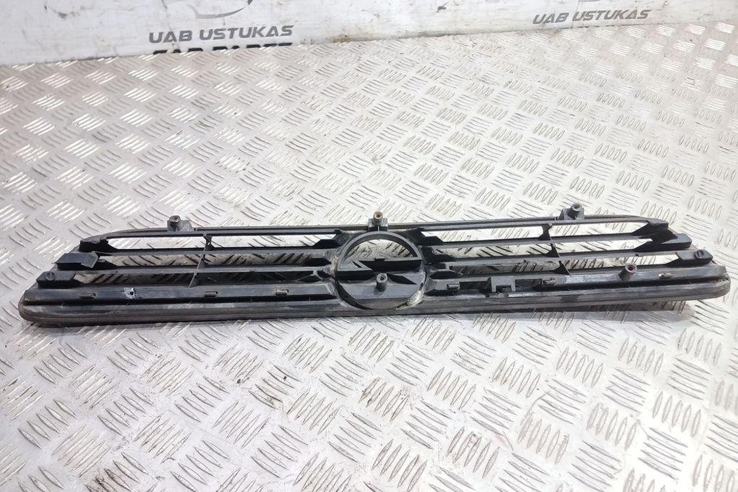 OPEL Astra G (1998-2009) Решетка радиатора переднего бампера 90588120 31377580