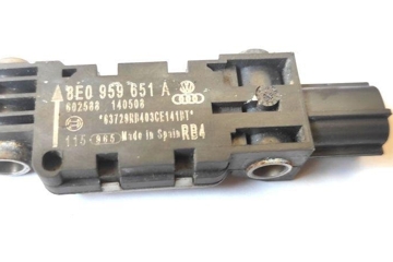 AUDI A4 B7/8E (2004-2008) Боковой датчик удара правый 8E0959651A 31404077