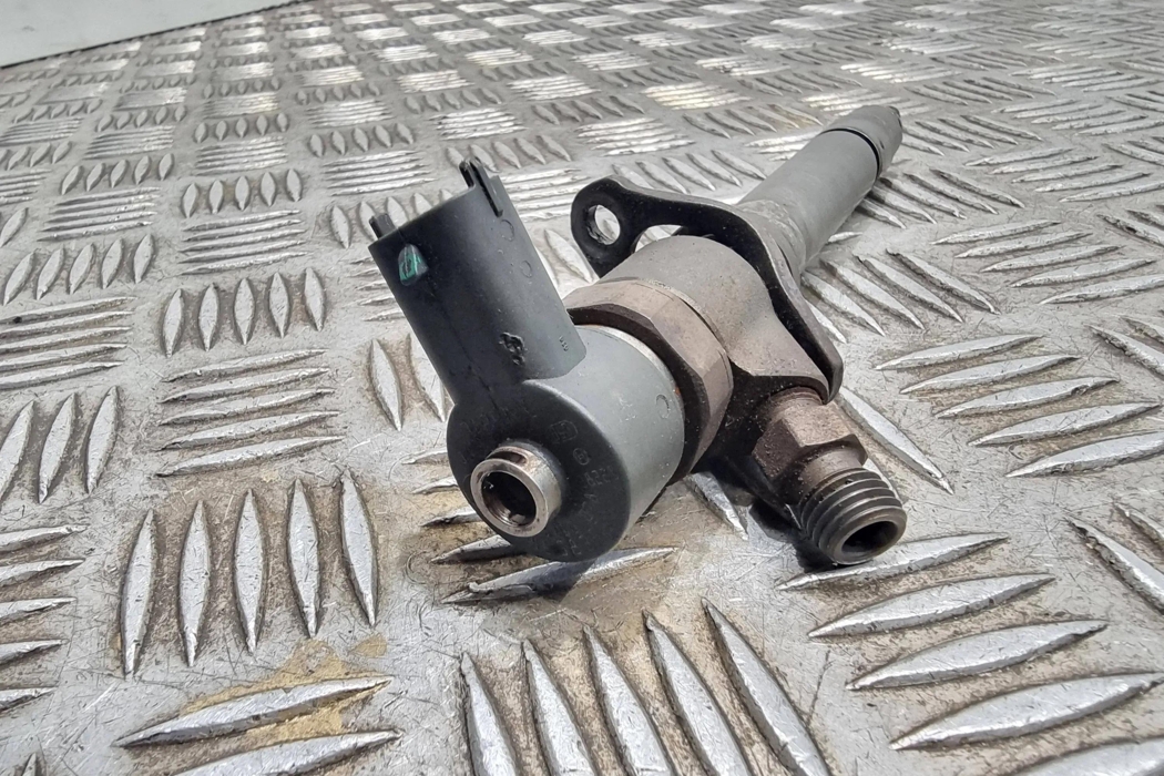 VOLVO S60 1 generation (2000-2009) Bränsleinsprutare 0445110078 29541377