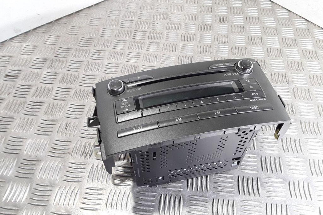 TOYOTA Yaris 2 generation (2005-2012) Mūzikas atskaņotājs ar Navigāciju / GPS 8612002520 32068543