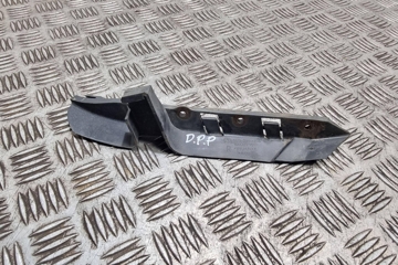 BMW 5 Series E60/E61 (2003-2010) Priekšējā labā bufera stiprinājums 7033706 29888483