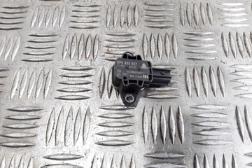 AUDI A4 B7/8E (2004-2008) Датчик удара передний левый 8P0955557 32051495