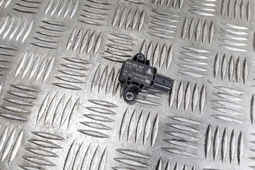 AUDI A4 B7/8E (2004-2008) Датчик удара передний левый 8P0955557 32051503