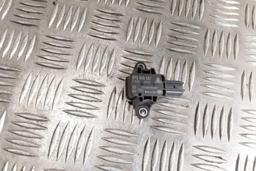AUDI A4 B7/8E (2004-2008) Датчик удара передний правый 8P0955557 32105392