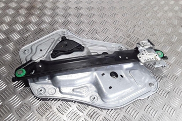 SKODA Yeti 1 generation (2009-2018) Rear left door window lifter 32348245
