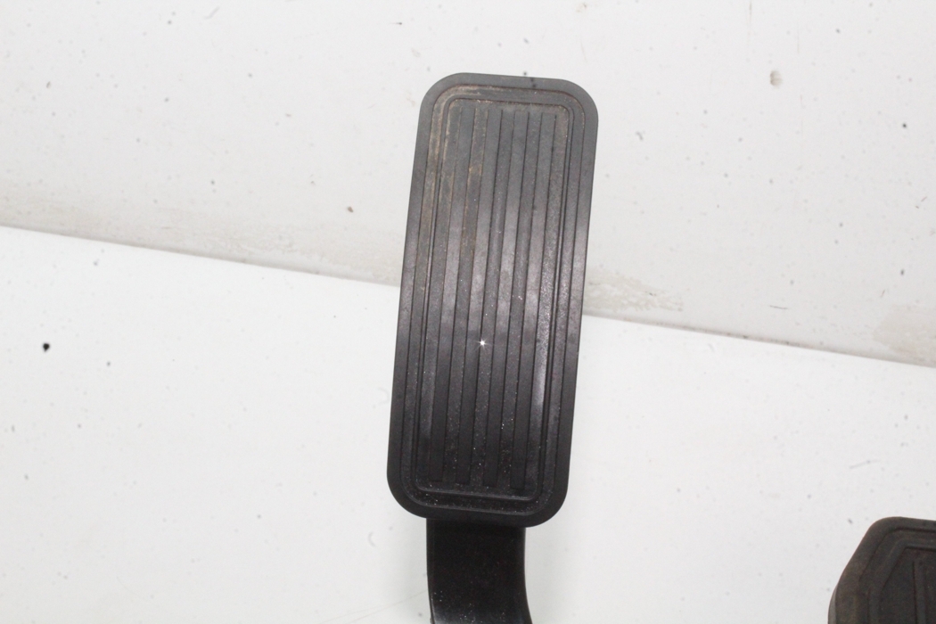 TESLA Model 3 1 generation (2017-2024) ПЕДАЛЬ 1044692-00-D 31974863