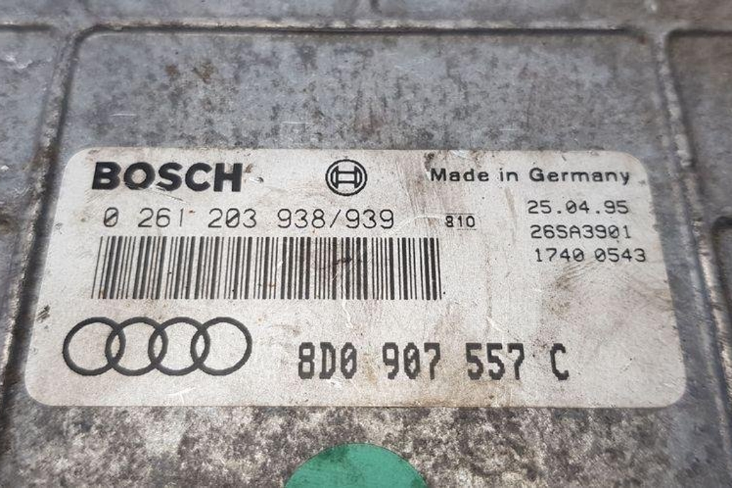 AUDI A4 B5/8D (1994-2001) Motora vadības bloks 0261203938,8D0907557C 32271321