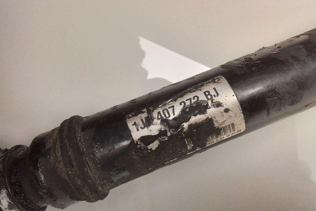 VOLKSWAGEN Bora 1 generation (1998-2005) Front Right Driveshaft 1J0407272BJ 32276529