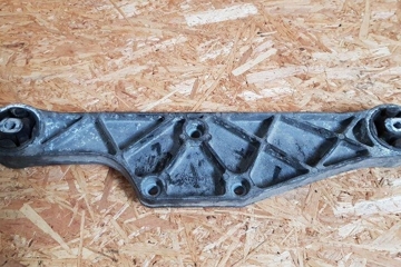 AUDI A8 D2/4D (1994-2002) Rear differential bracket 4D0599285 32274302
