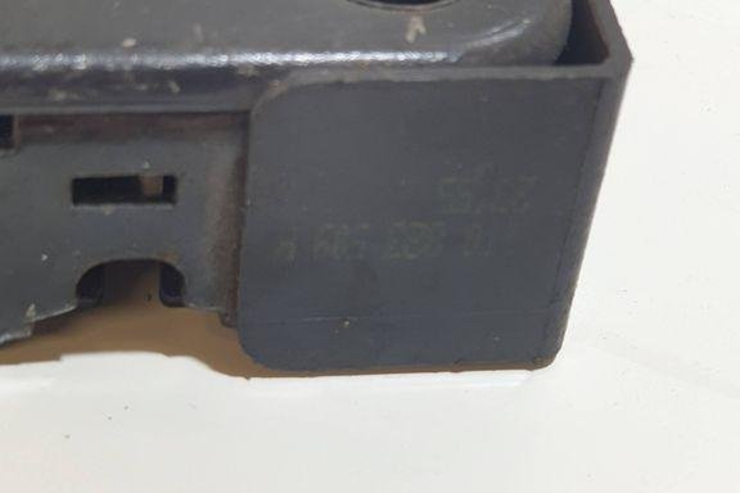VOLKSWAGEN Touran 1 generation (2003-2015) Bonnet Lock 32264043