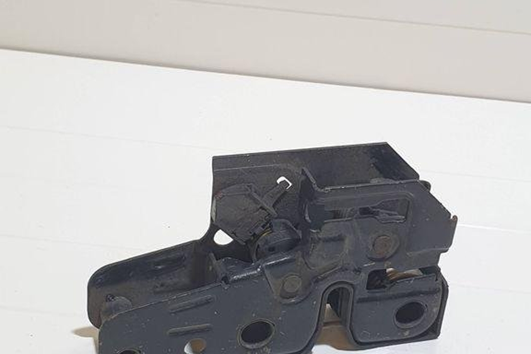 VOLKSWAGEN Touran 1 generation (2003-2015) Bonnet Lock 32264043