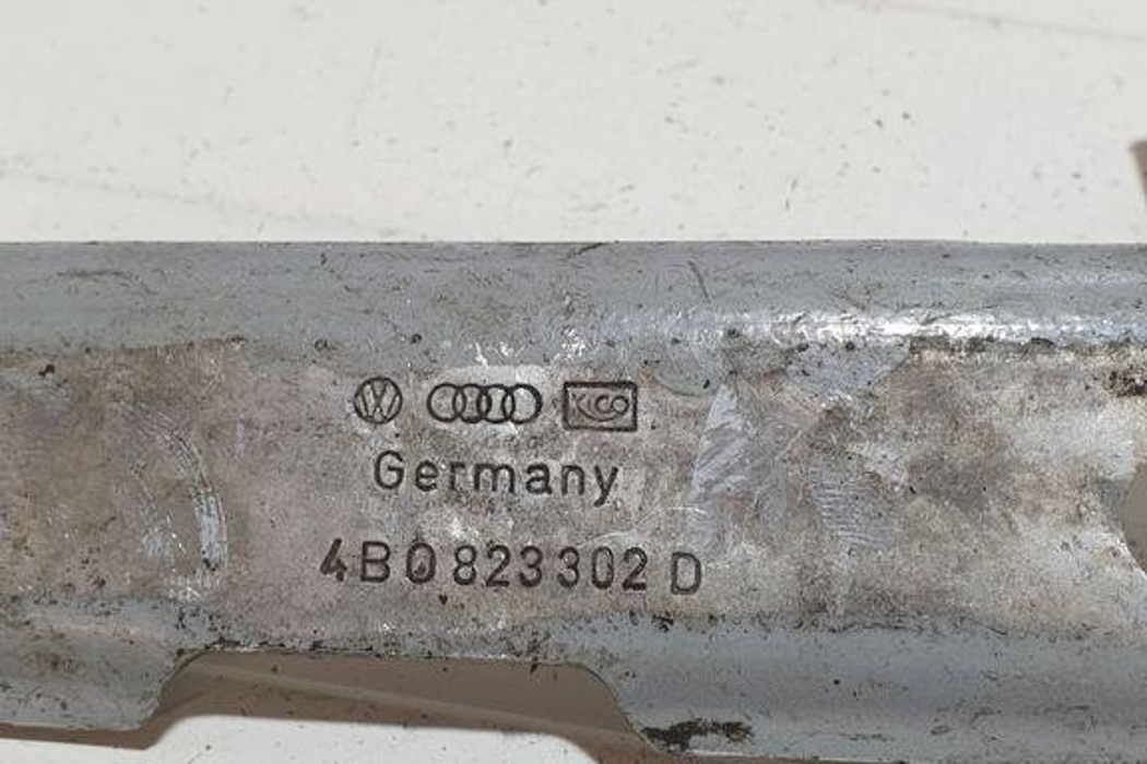 AUDI A6 C8/4K (2018-2024) Front Right Bonnet Hinge 4B0823302D 32267913