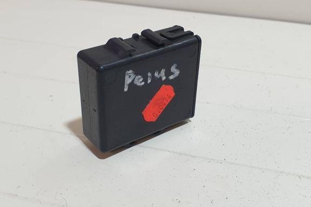 TOYOTA Prius 2 generation (XW20) (2003-2011) Aizmugurējo kreiso durvju vadības bloks 32269007
