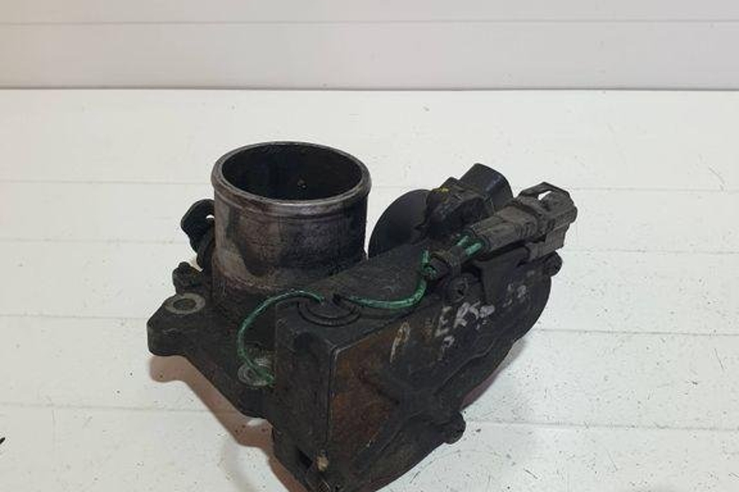 TOYOTA Avensis Verso 1 generation (2001-2003) Дроссельная заслонка 8967221020 32269338