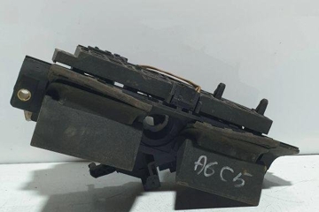AUDI A6 C6/4F (2004-2011) Bagāžas nodalījuma rokturis 8D9827565,4B0827565H 32262927