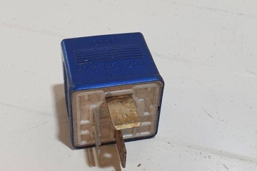 AUDI A2 8Z (1999-2005) Relays 899587,8A0951253 32265727