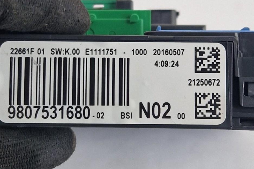 PEUGEOT 208 Peugeot 208 (2012-2015) Drošinātāju kārba 9807531680,980753168002,21250672 31882705