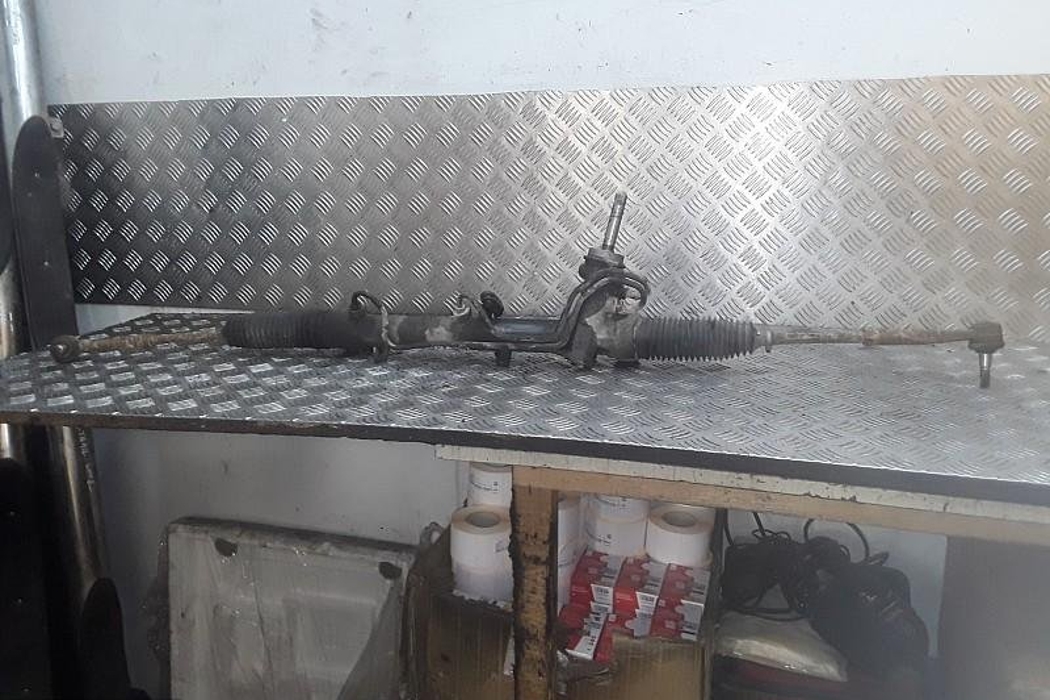 LAND ROVER Defender 1 generation (1983-2016) Steering Rack 0250080025001 31868069