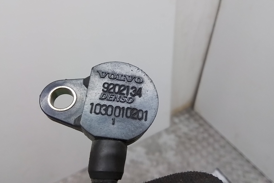 VOLVO XC70 2 generation (2000-2007) Crankshaft Position Sensor 9202134 28258072