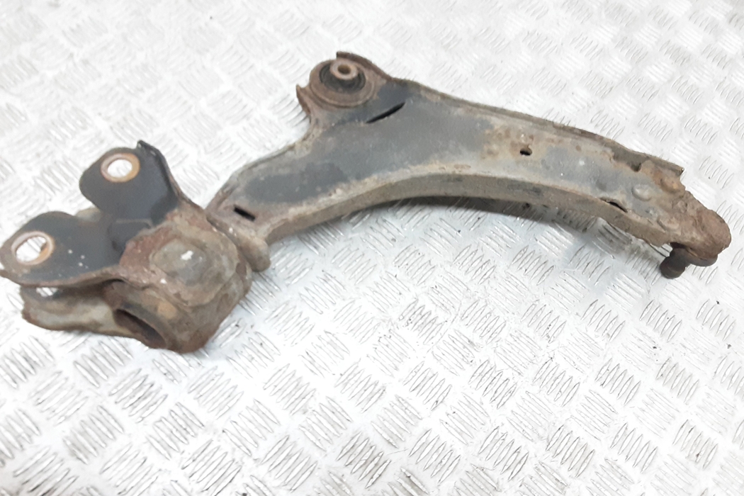 VOLVO XC60 1 generation (2008-2017) Front Left Arm 32145158