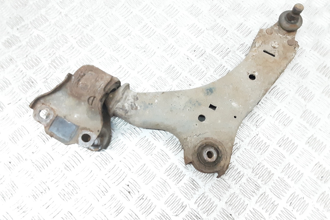 VOLVO XC60 1 generation (2008-2017) Front Left Arm 32145158