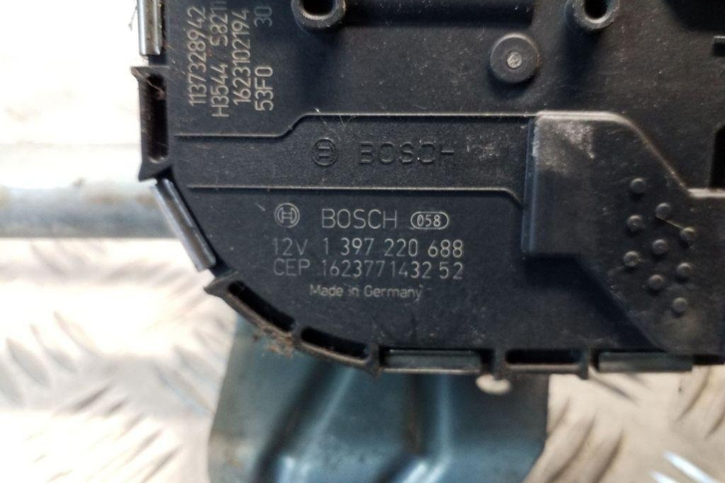 SKODA Octavia 3 generation (2013-2020) Priekšējā stikla tīrītāja mehānisms 1397220688,5E2955023A,3397021685 32150392