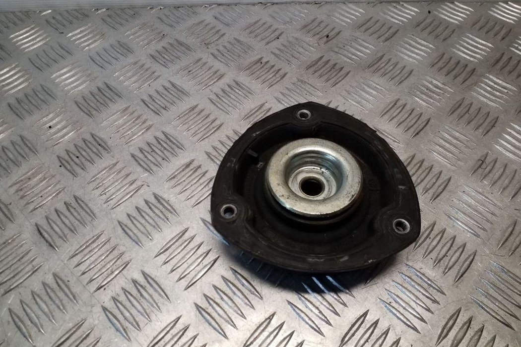 SKODA Octavia 3 generation (2013-2020) Front Left Shock Absorber Bracket 5Q0412331C 32150548