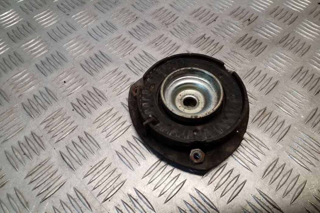 SKODA Octavia 3 generation (2013-2020) Front Left Shock Absorber Bracket 5Q0412331C 32150548