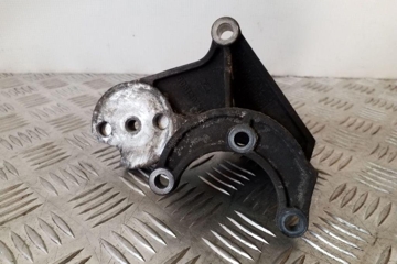 JEEP Cherokee 3 generation (KJ)  (2005-2007) Power steering pump mounting bracket 90512974F 32151527