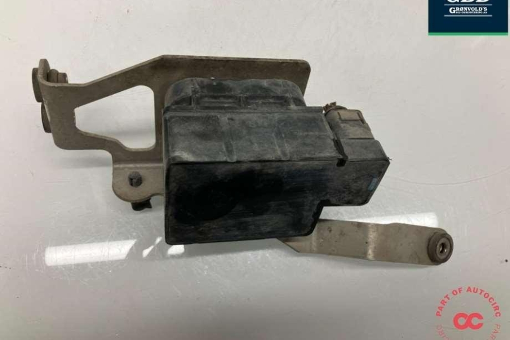 TESLA Model S 1 generation (2012-2024) Air Spring 6006406-00-a,15-1524-00272 30899408