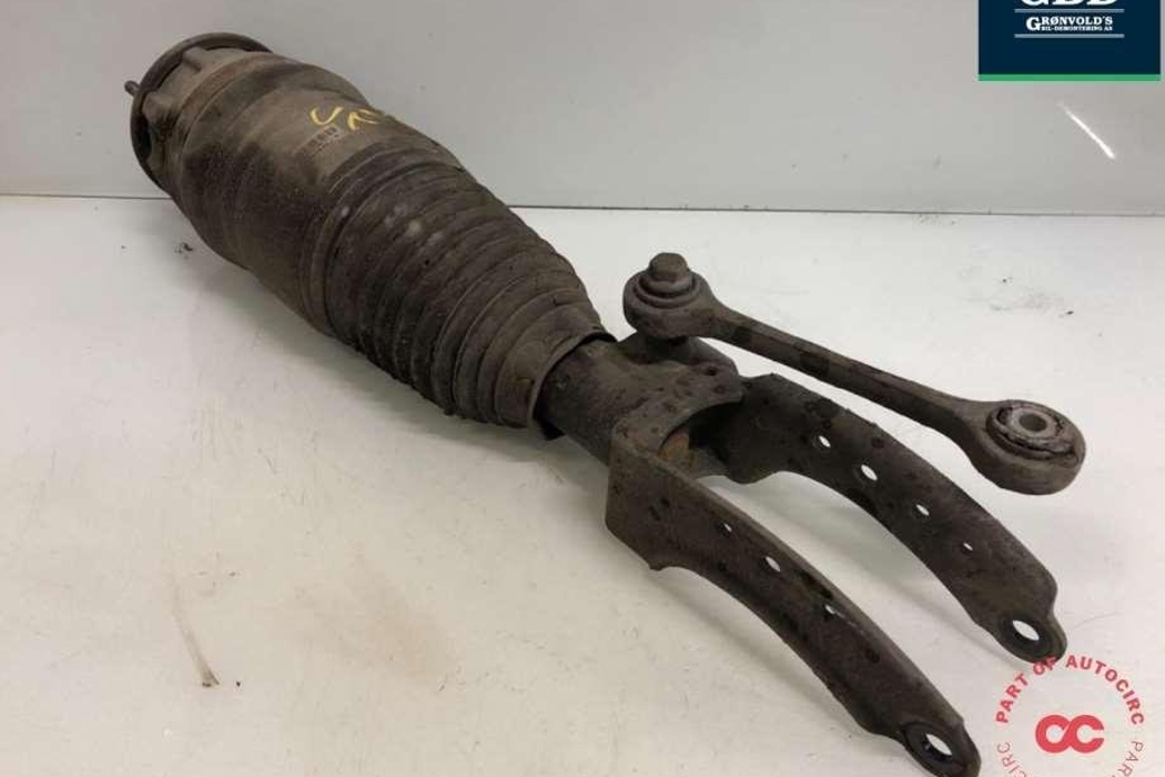 VOLKSWAGEN Touareg 2 generation (2010-2018) Pneimatiskais / gaisa spilvens 7p6616039r,7p6616039k,7p6616403j 31710785