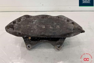 TESLA Model S 1 generation (2012-2024) Супорт тормозов передний левый 1003160-00-d,1042639-00-c,1003160-00-b,1003160-00-c,1007794-00-c,1042639-00-b,1042639-00-d,1042639-00-e,1042639-00-f,1042639-98-e 31663721