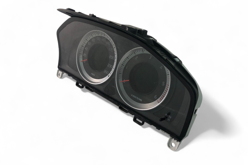 VOLVO V70 3 generation (2007-2020) Instrumentu panelis/spidometrs 31327582AA 30378044