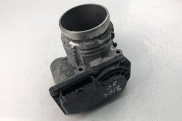 VOLVO V70 3 generation (2007-2020) Throttle Body 31293736 17114839