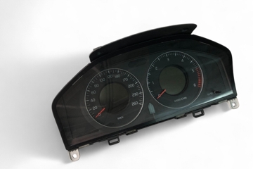 VOLVO V70 3 generation (2007-2020) Instrumentu panelis/spidometrs 31270899AA 30413518