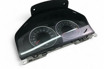 VOLVO V70 3 generation (2007-2020) Instrumentu panelis/spidometrs 31343322AA 32008900