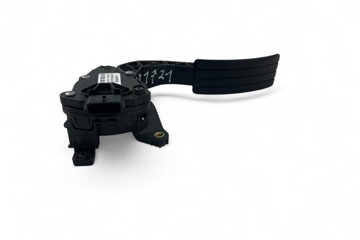 RENAULT Clio 4 generation (2012-2020) Akseleratora / gāzes pedālis 180029347R 32111250