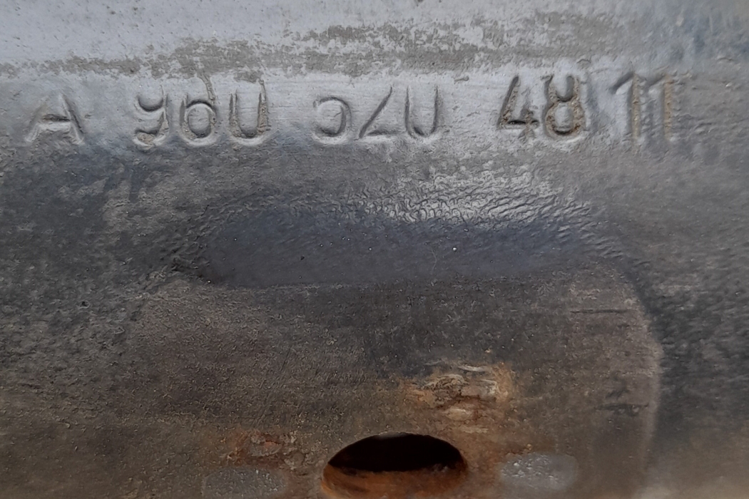 MERCEDES-BENZ ACTROS MP4 (2011-present) 1 generation (2004-2010) Mudguard holder A9605204811,A9605204811,9605204811 30484238