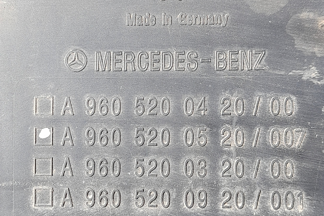 MERCEDES-BENZ ACTROS MP4 (2011-present) 6 generation (2008-2020) Брызговик задний правый A9605200520,A9605200520,9605200520,A9605240828,9605240828 30739107