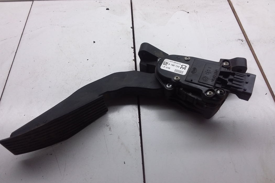 OPEL Vectra C (2002-2005) Throttle Pedal 9186724 31147391