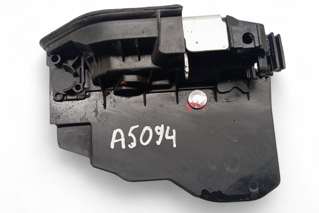 BMW X3 E83 (2003-2010) Aizmugurējo kreiso durvju slēdzene 7202147 30744891