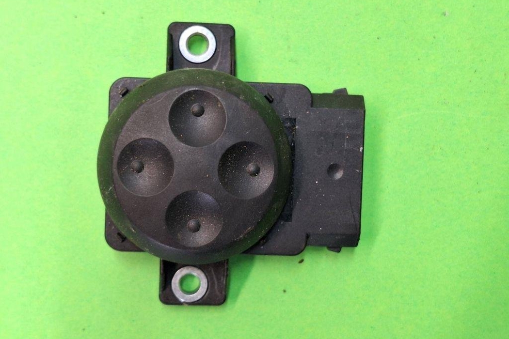 SKODA Superb 1 generation (2001-2008) Right Seat Control Buttons 8E0959777B 31624756