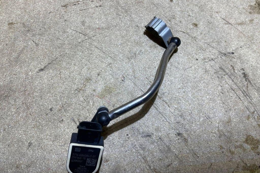 BMW 5 Series F10/F11 (2009-2017) Priekšējais labais līmeņa sensors 25916010,6860843,37146784072,37146860843,37146788569 32187444