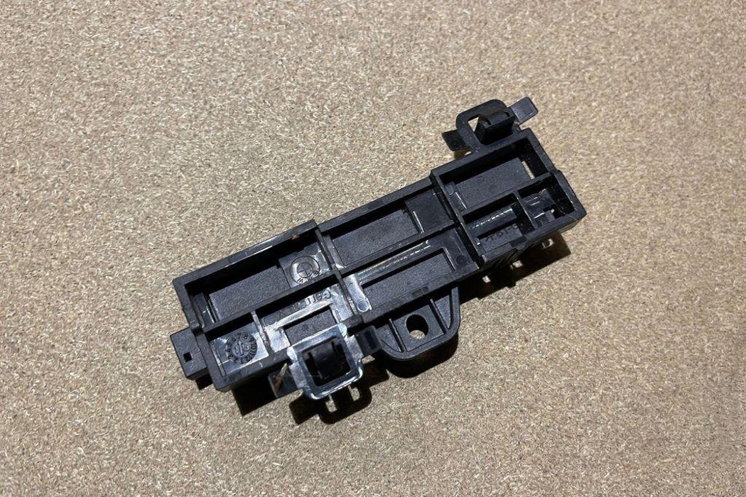 BMW X5 F15 (2013-2018) Keyless Entry Antenna 9220832 32187592