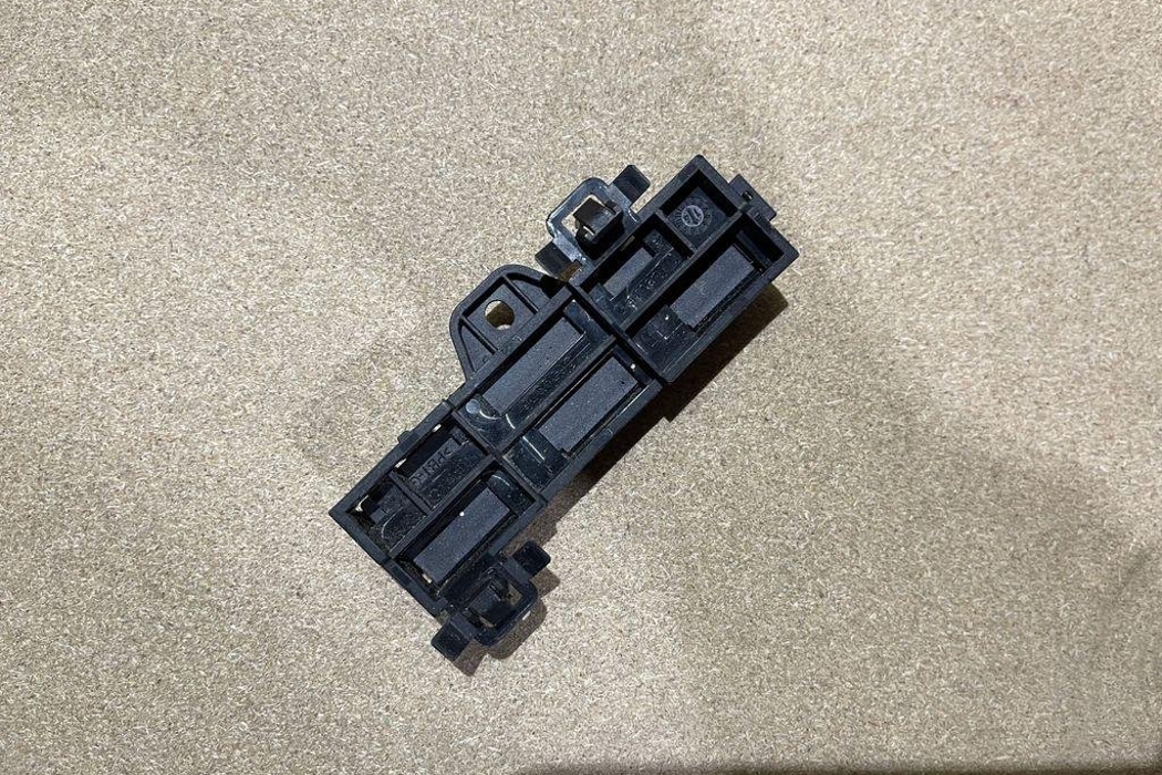 BMW X5 F15 (2013-2018) Keyless Entry Antenna 9220832 32187593
