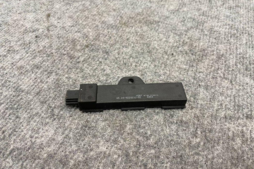 BMW 5 Series F10/F11 (2009-2017) Keyless Entry Antenna 9220832 32188102