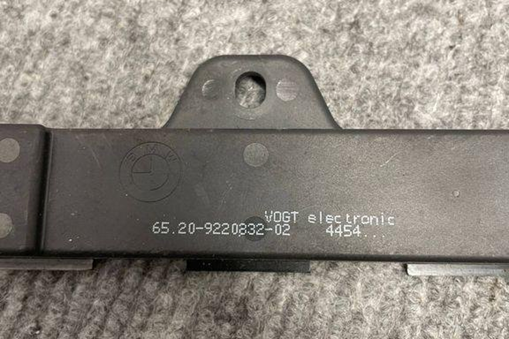 BMW 5 Series F10/F11 (2009-2017) Keyless Entry Antenna 9220832 32188102